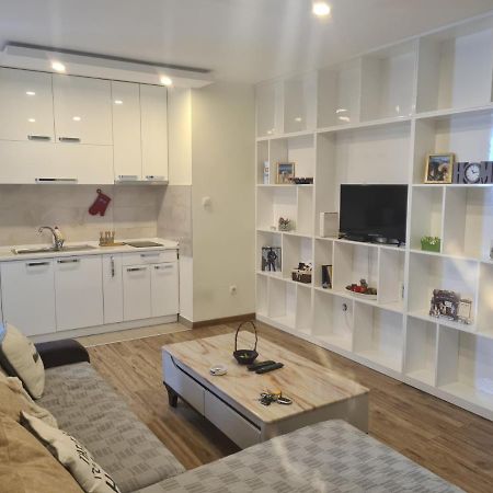 Casa Mia Apartment โนวีซาด ภายนอก รูปภาพ